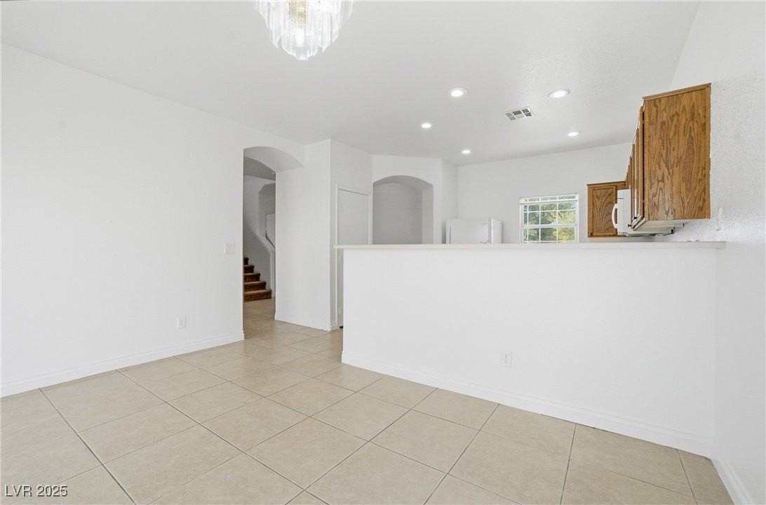 2832 King Michael Ave - Photo 7 of 37