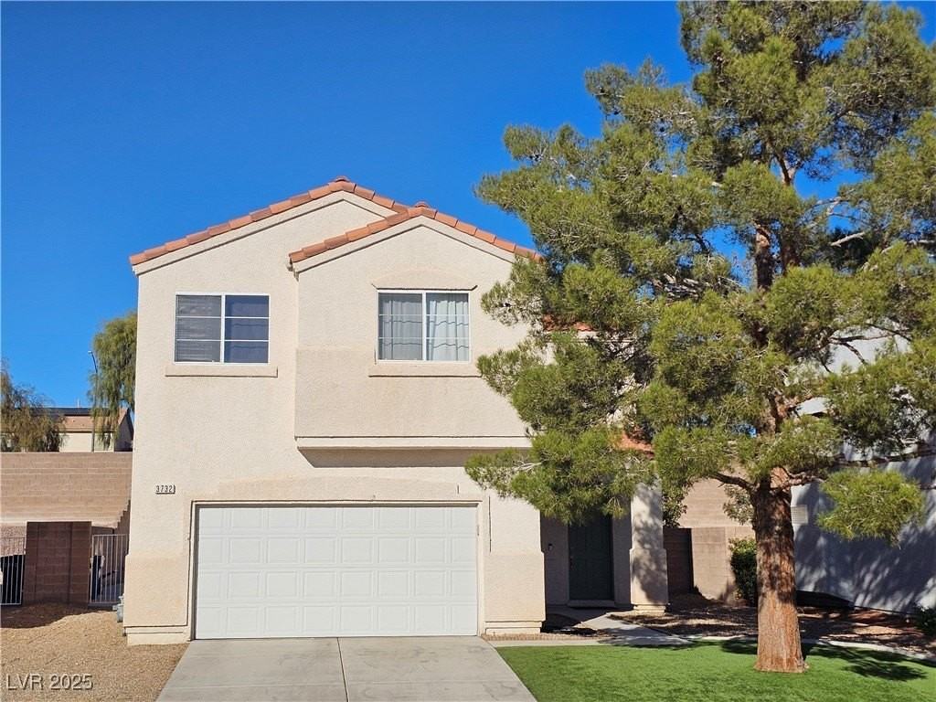 3732 Shimmering Creek Ave - Photo 3 of 44