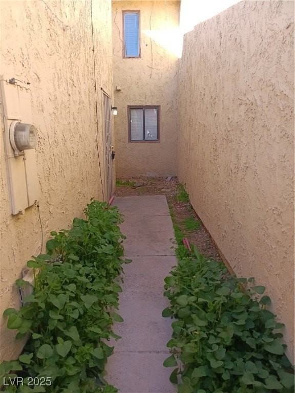 1215 Mews Ln - Photo 2 of 11