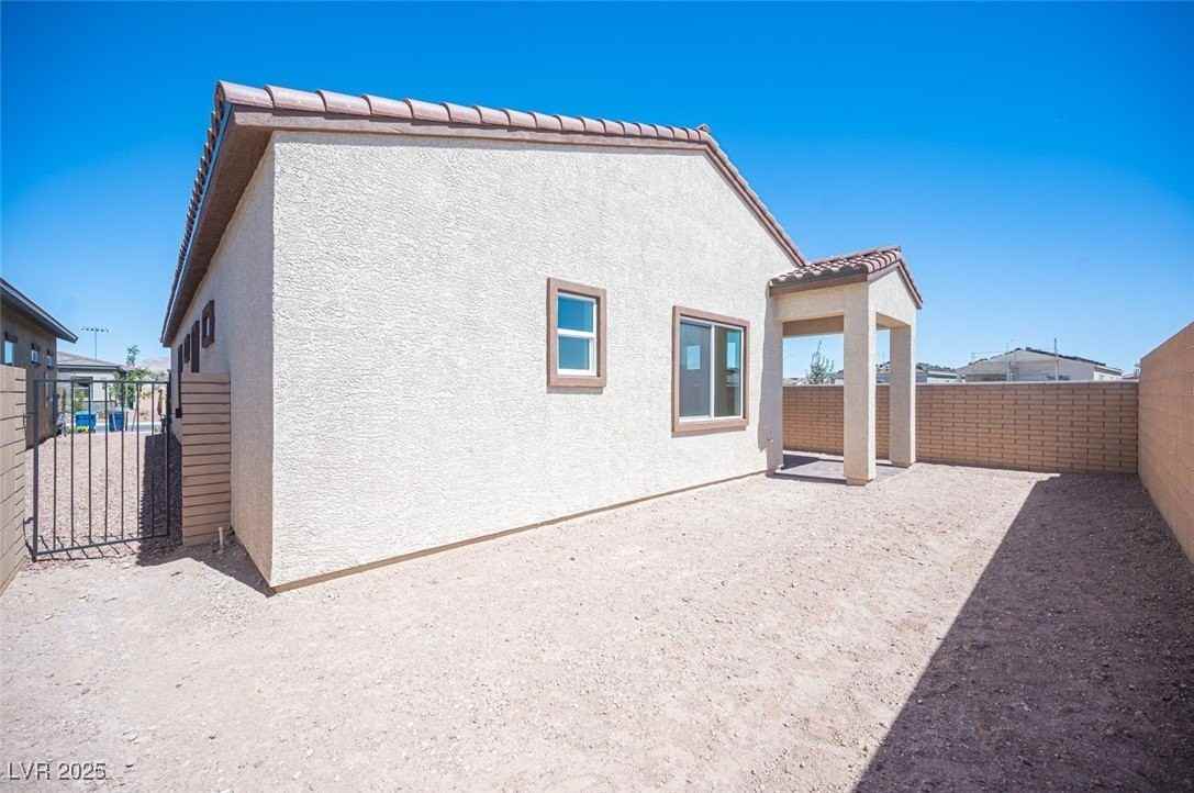 117 Royal Cascade Ave - Photo 4 of 39