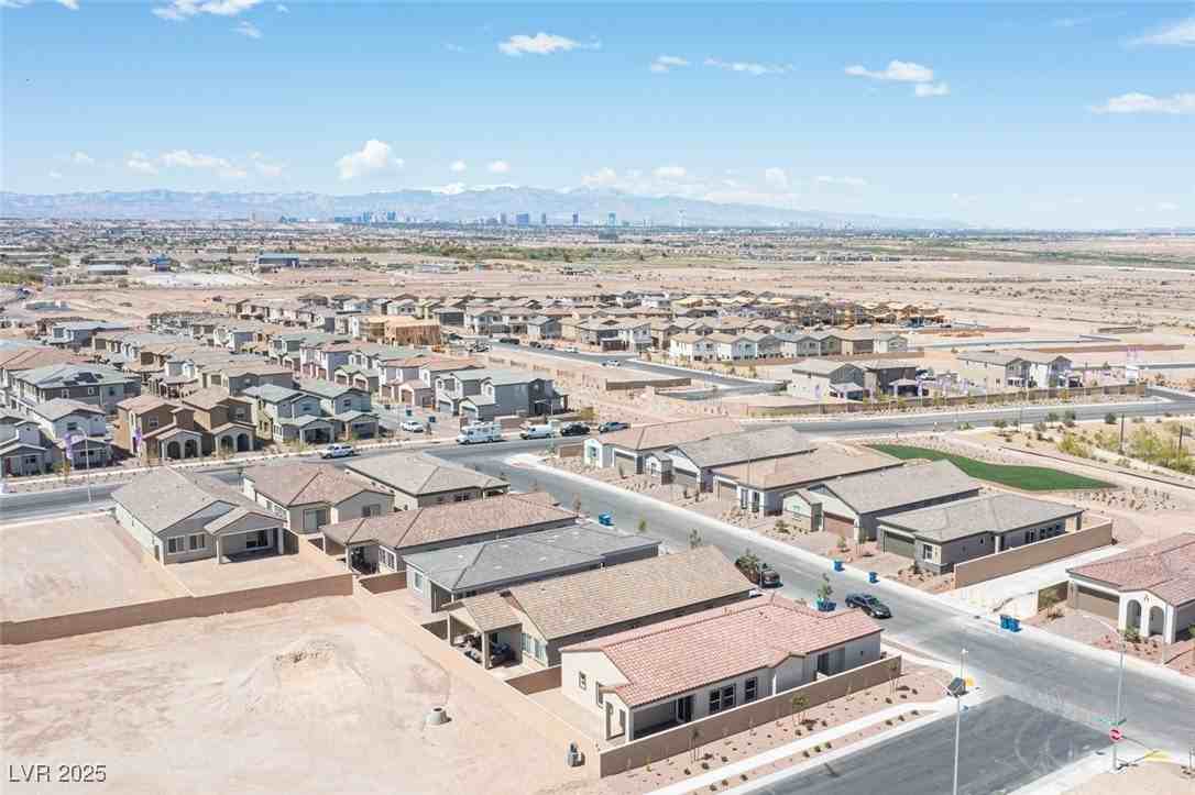 117 Royal Cascade Ave - Photo 6 of 39