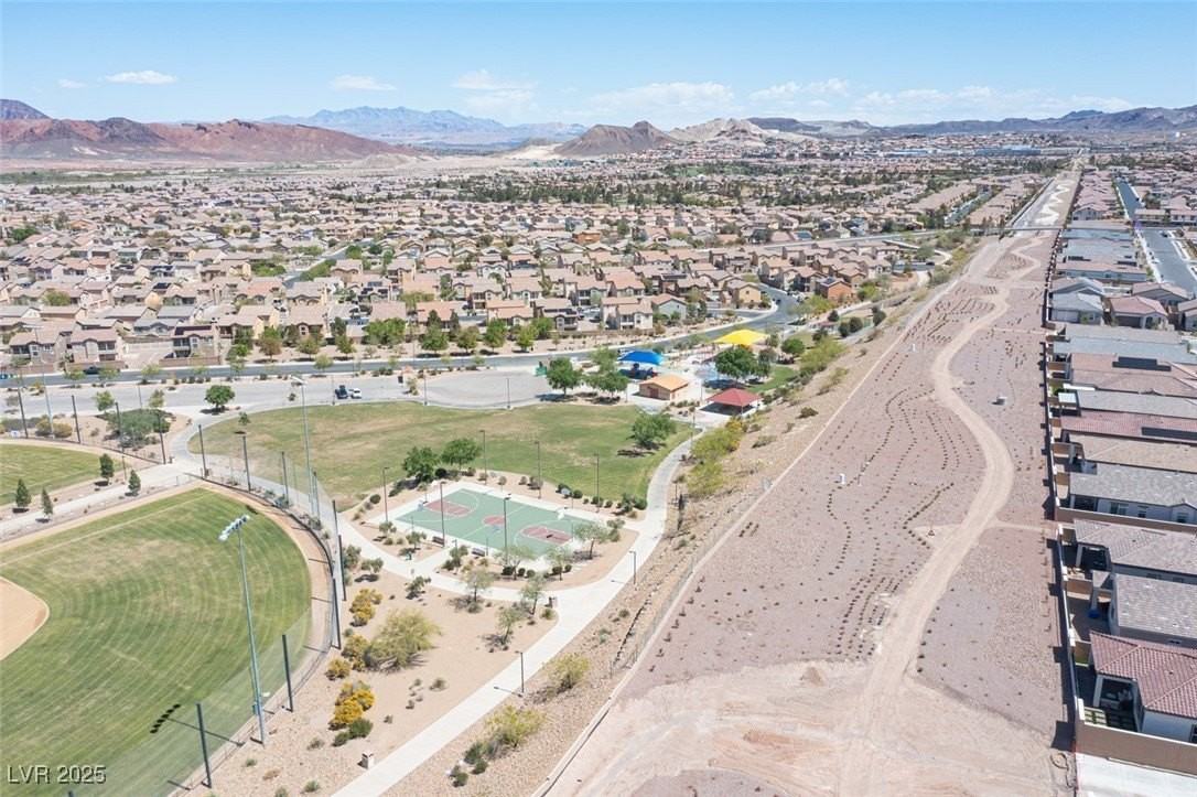 117 Royal Cascade Ave - Photo 7 of 39