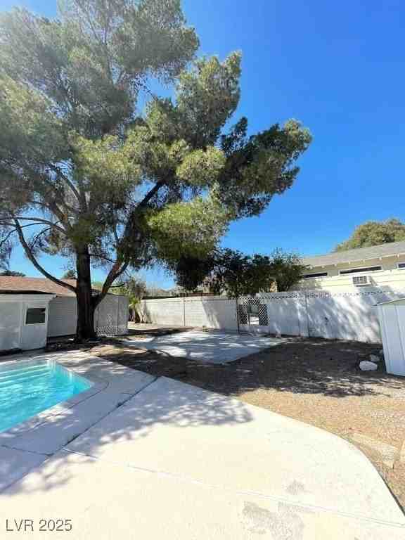 4560 Rancho Hills Dr - Photo 4 of 50