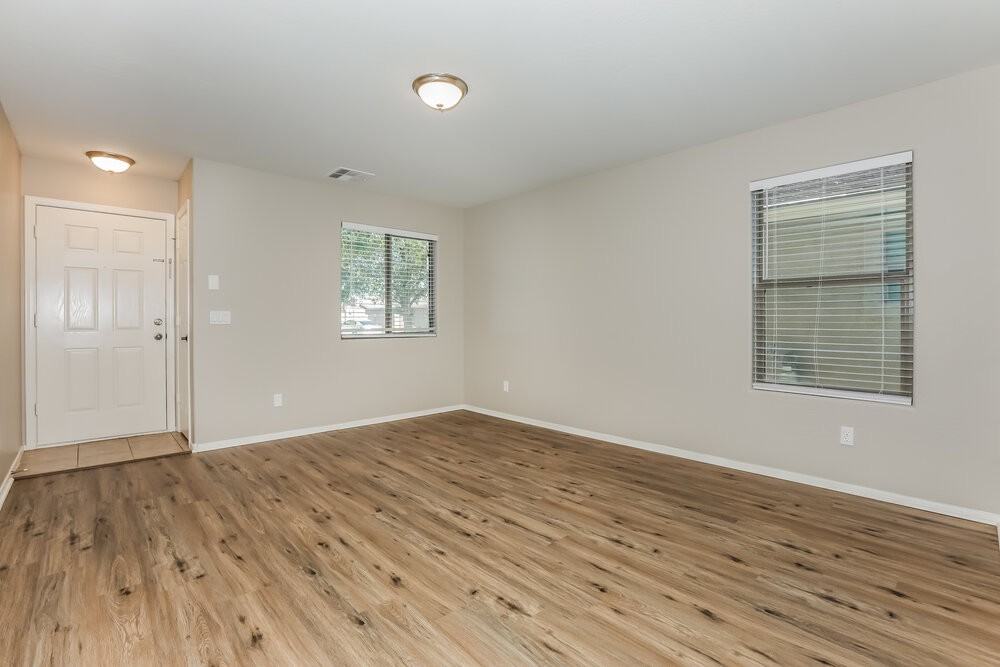 11197 E Wallflower Ln - Photo 4 of 17