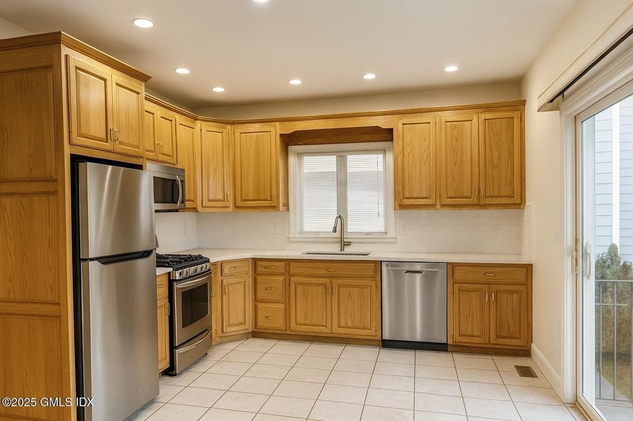 6 Rippowam Rd #A - Photo 6 of 24