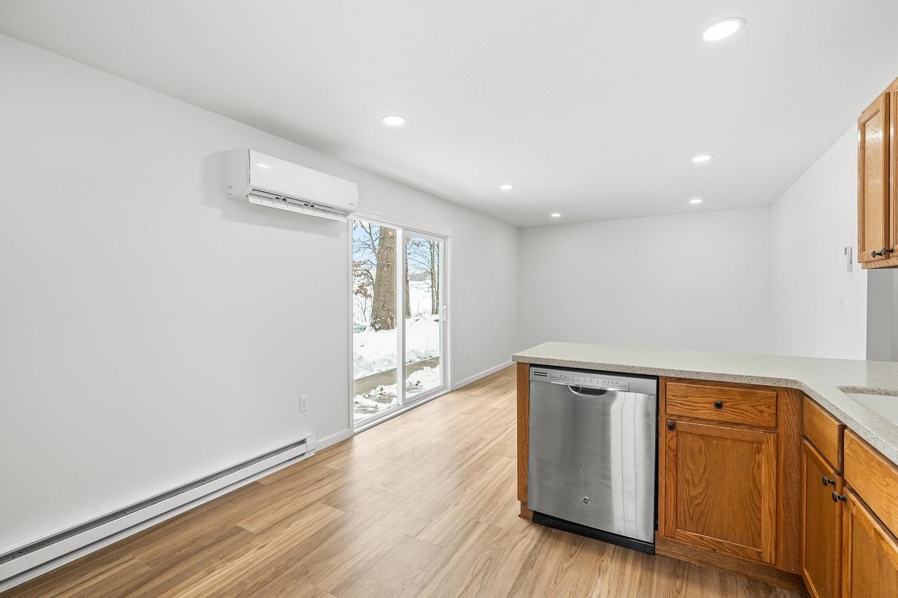 23794 Kinne Ave - Photo 6 of 31