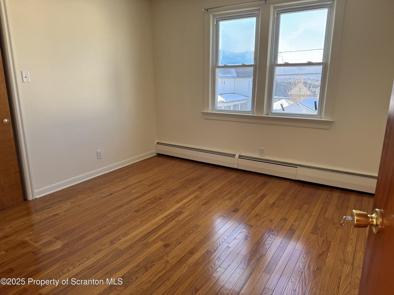 901 S Webster Avenue unit: 2Nd For Rear #2ndFORREAR - Photo 2 of 9