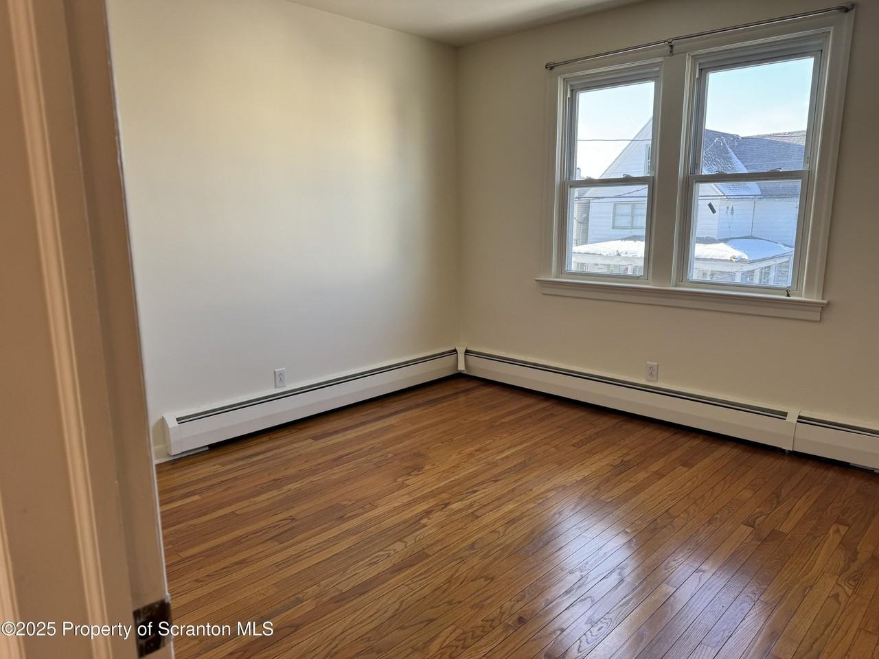 901 S Webster Avenue unit: 2Nd For Rear #2ndFORREAR - Photo 4 of 9