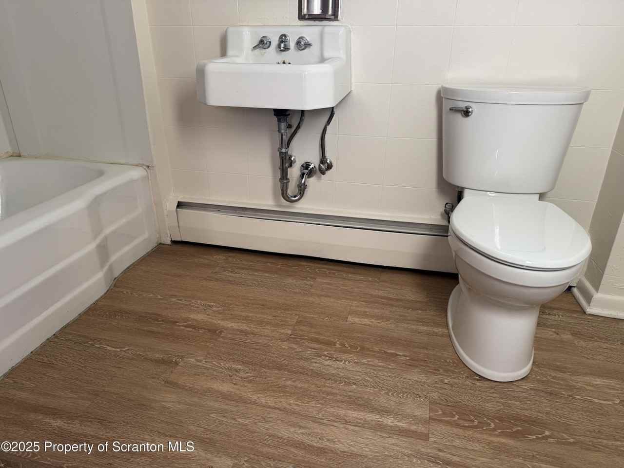 901 S Webster Avenue unit: 2Nd For Rear #2ndFORREAR - Photo 7 of 9