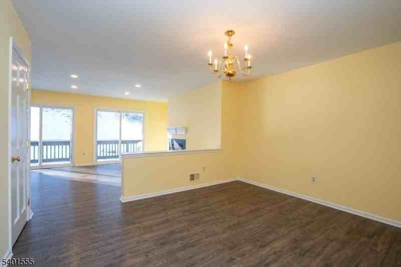 42D Chicopee Dr - Photo 4 of 30