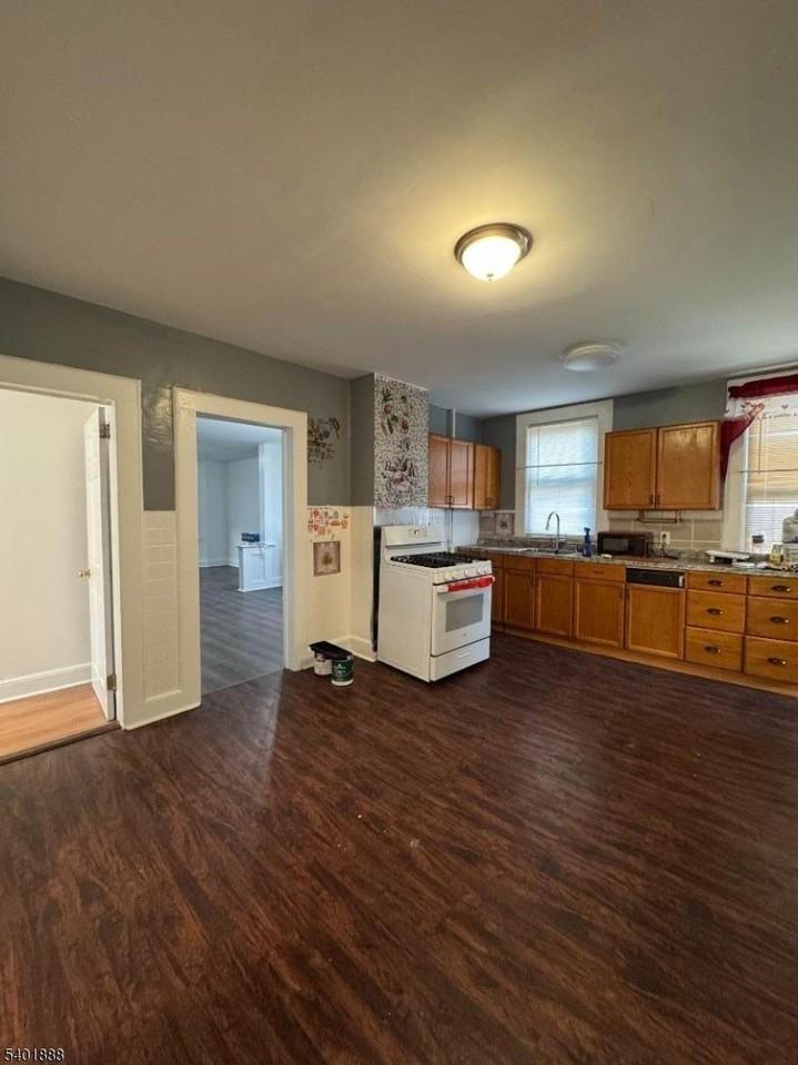 107 Melville Pl #2 - Photo 2 of 11