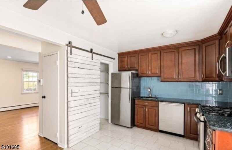 523 Pitney Pl - Photo 5 of 20