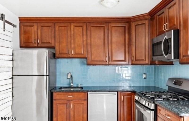 523 Pitney Pl - Photo 6 of 20