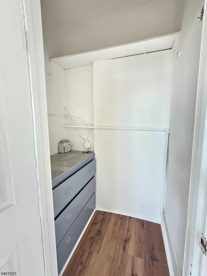 70B Jackson Ave #B - Photo 5 of 7