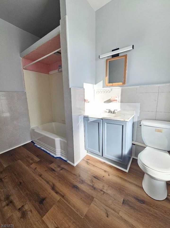 70B Jackson Ave #B - Photo 6 of 7