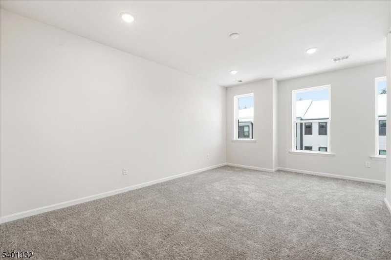 216 Jessie Pl - Photo 3 of 14