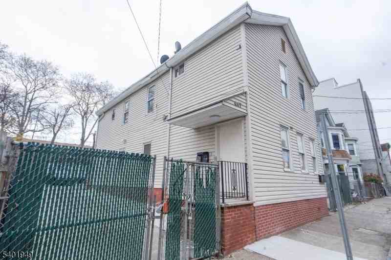 445 Summer St - Photo 2 of 12