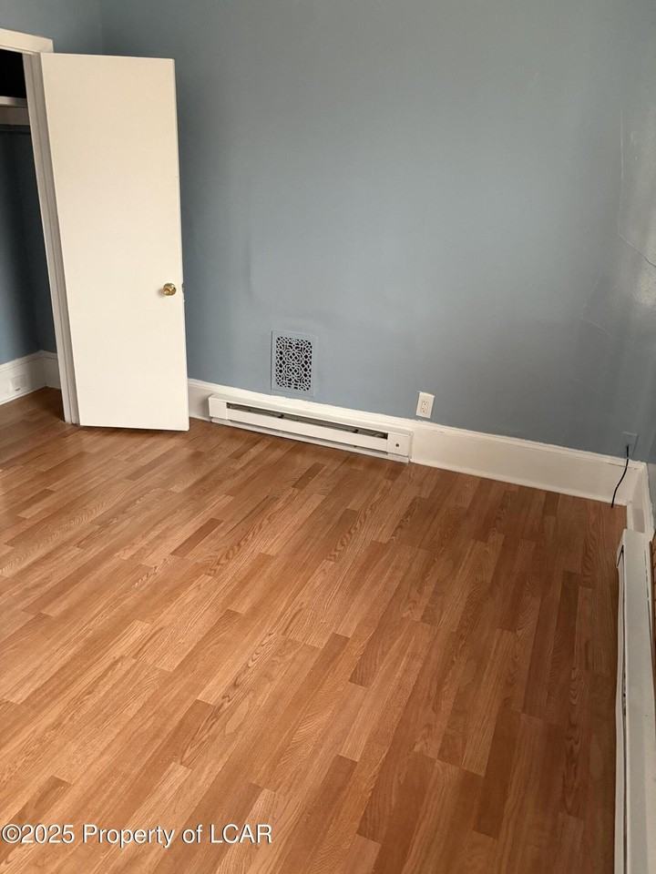 236 S Hancock St - Photo 2 of 12