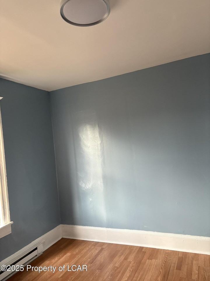 236 S Hancock St - Photo 4 of 12