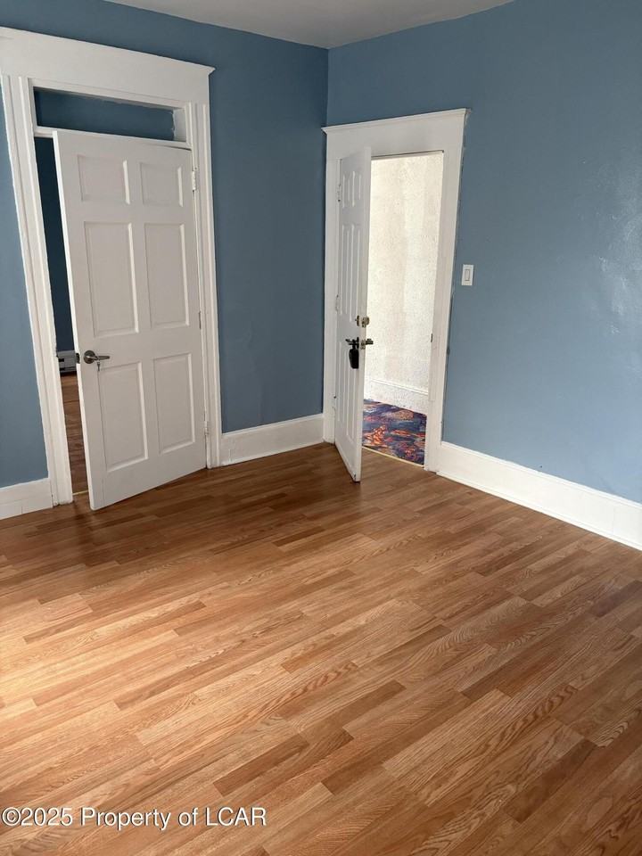 236 S Hancock St - Photo 7 of 12