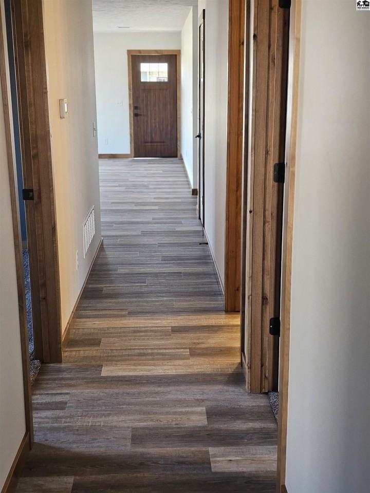 415 Olaf Ave - Photo 7 of 12