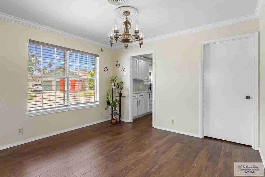 1724 Palm Valley Dr W - Photo 2 of 27