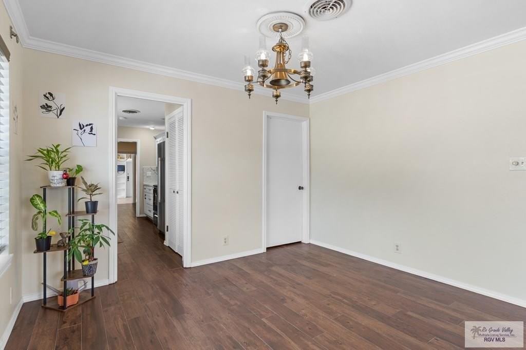 1724 Palm Valley Dr W - Photo 5 of 27