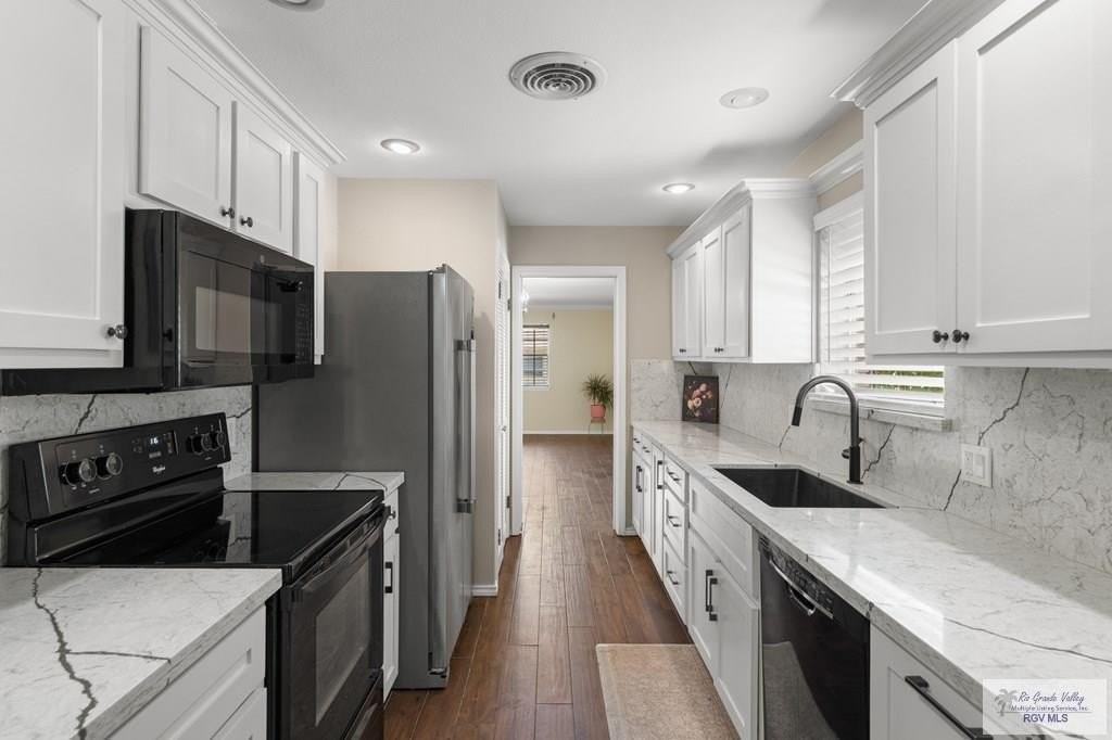 1724 Palm Valley Dr W - Photo 6 of 27