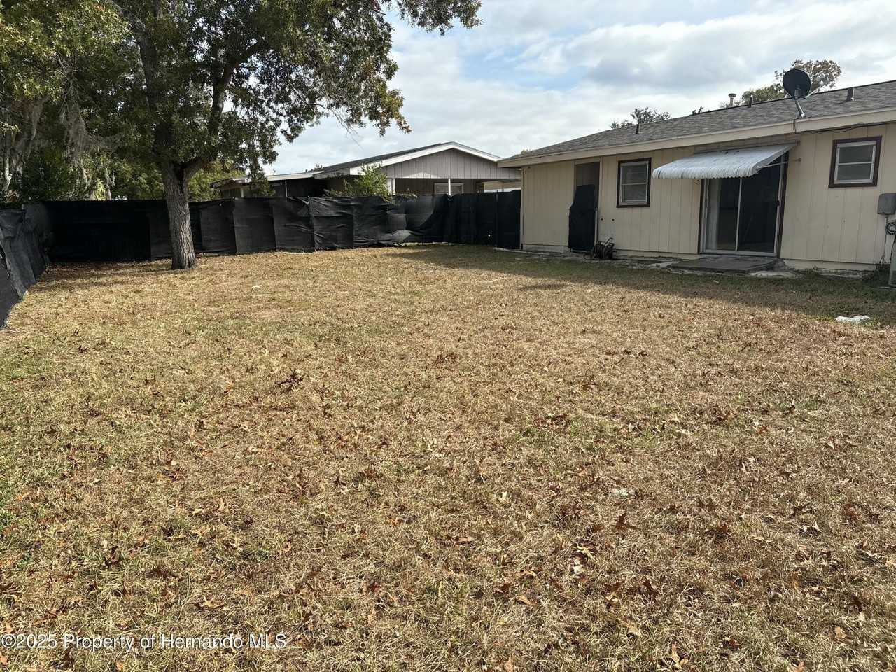 4475 Cadbury Rd - Photo 3 of 13