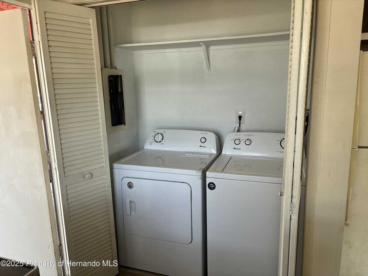 4475 Cadbury Rd - Photo 6 of 13