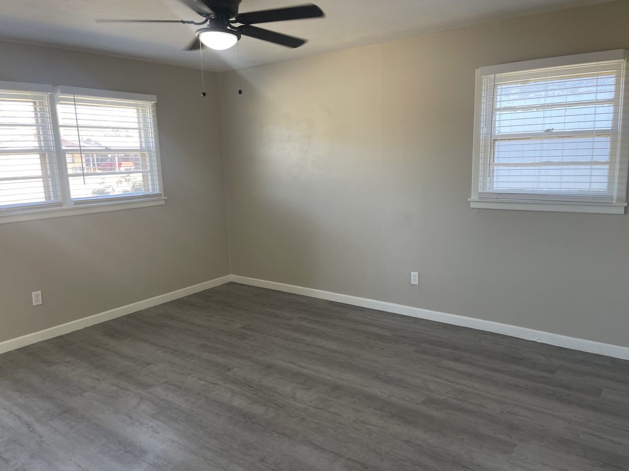 1706 E 2nd St #1 - Photo 5 of 10