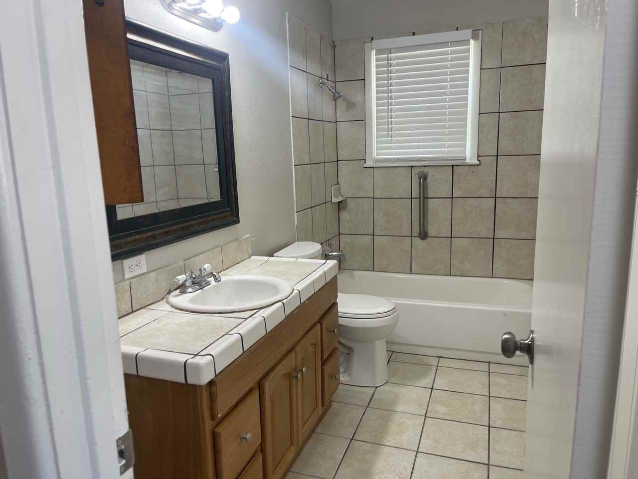 1706 E 2nd St #1 - Photo 7 of 10