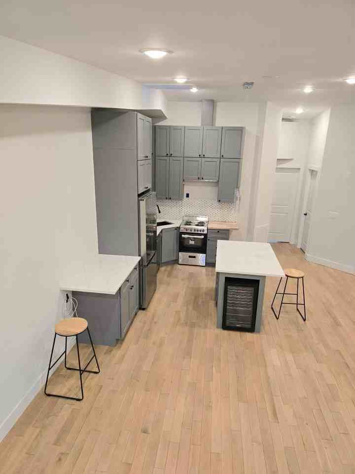 131 Hopkins Ave #2B - Photo 4 of 15