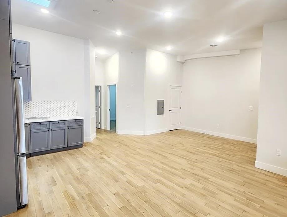 131 Hopkins Ave #2B - Photo 6 of 15