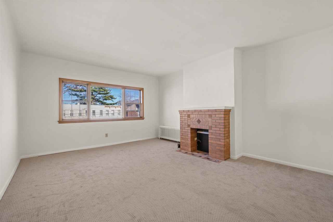 72 W 33rd St #2 - Photo 4 of 12