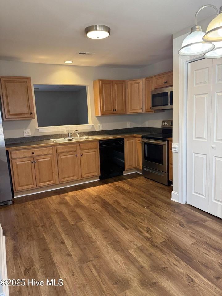 1508 Pine Brook Ct Unit B #B - Photo 3 of 8