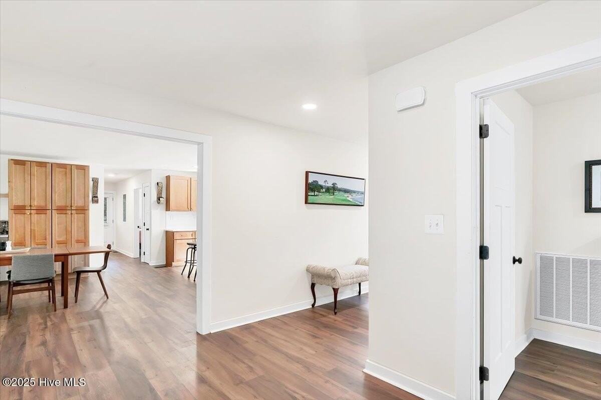 420 S Ashe St - Photo 5 of 40