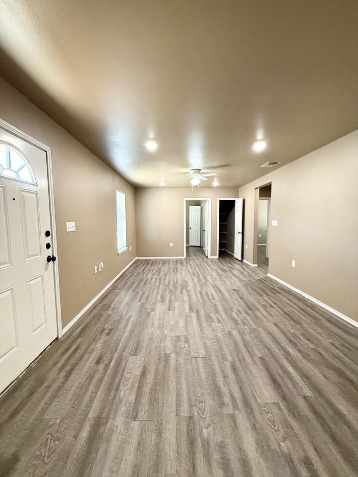 524 46th St Unit B #B - Photo 4 of 14