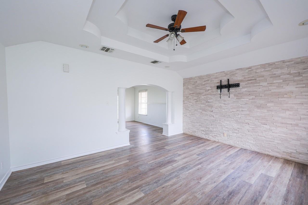 752 Buffalo Ct - Photo 6 of 40