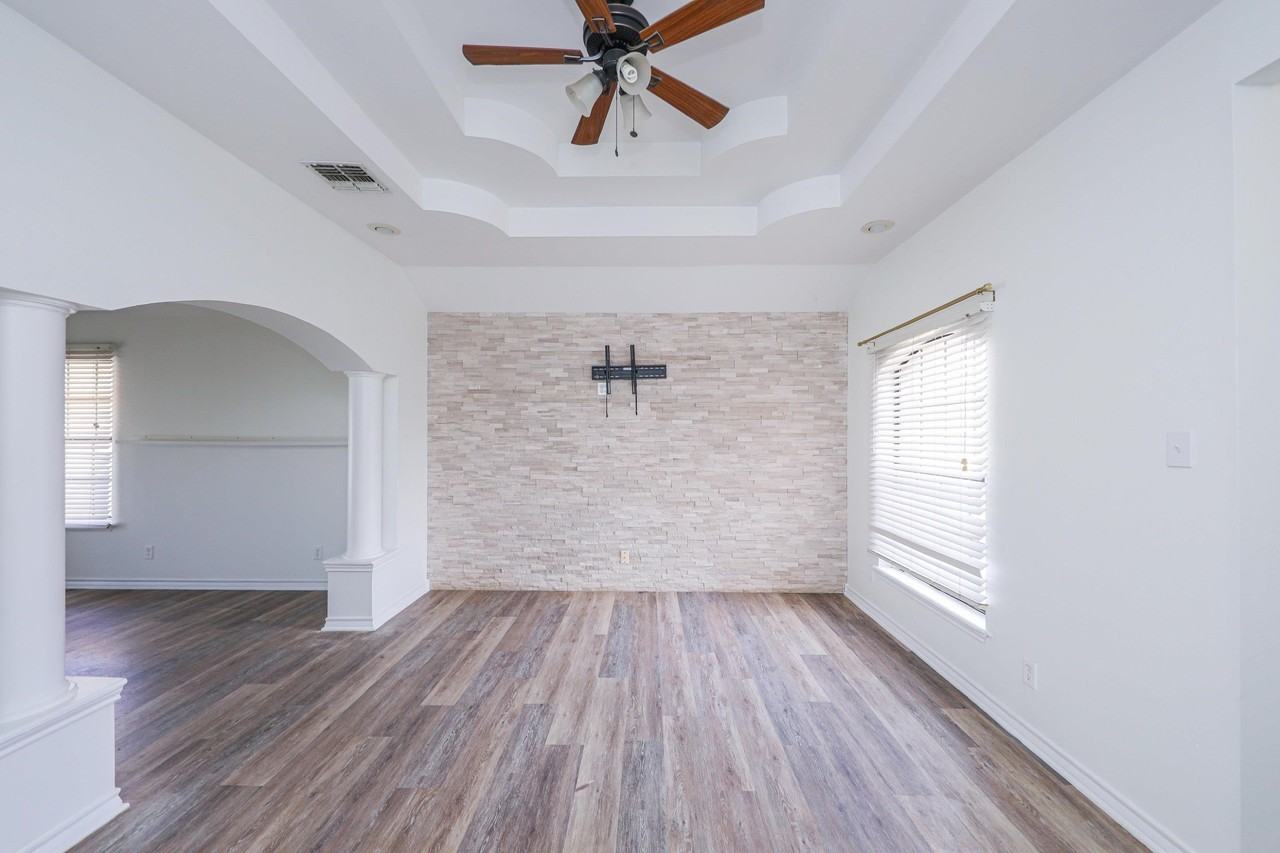 752 Buffalo Ct - Photo 7 of 40