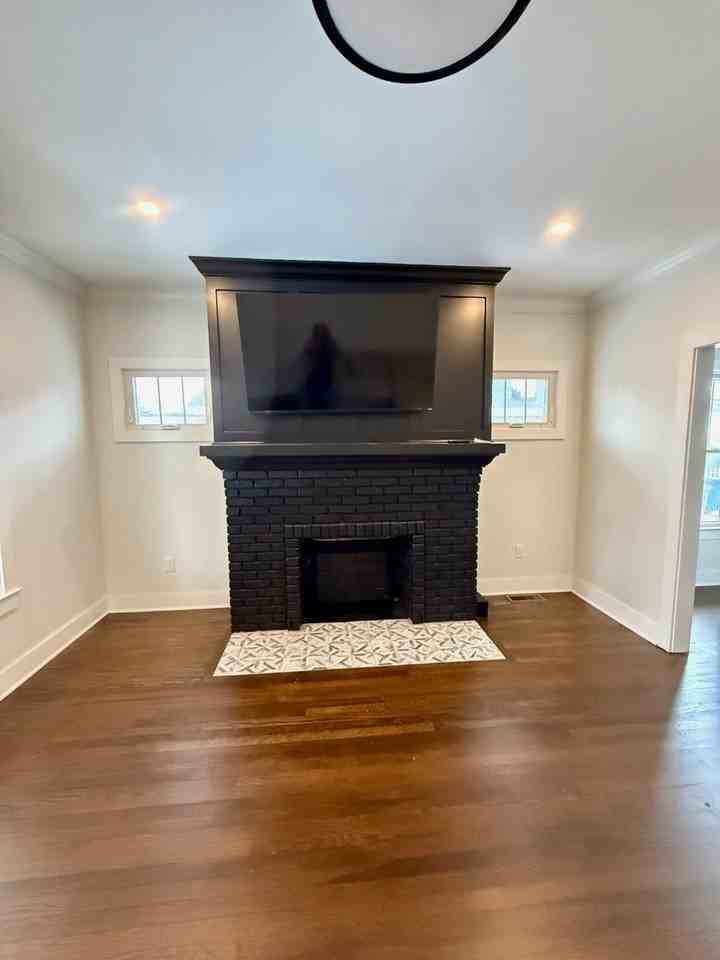 644 Bellaire Ave - Photo 4 of 19