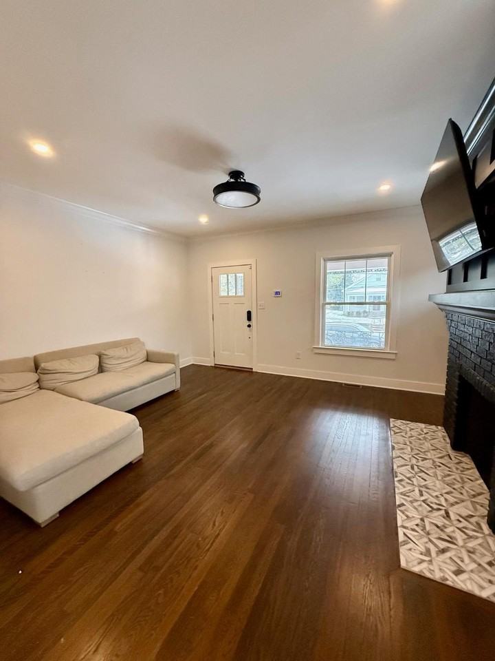 644 Bellaire Ave - Photo 5 of 19