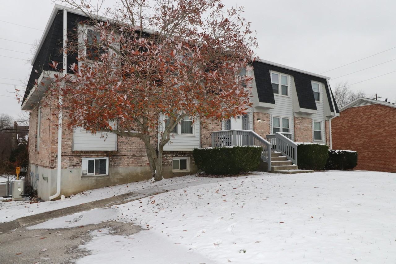 310 Edgewood Dr Apt 4 #4 - Photo 2 of 11