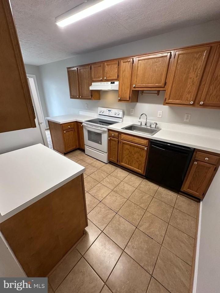 104 Peridot Pl - Photo 6 of 38