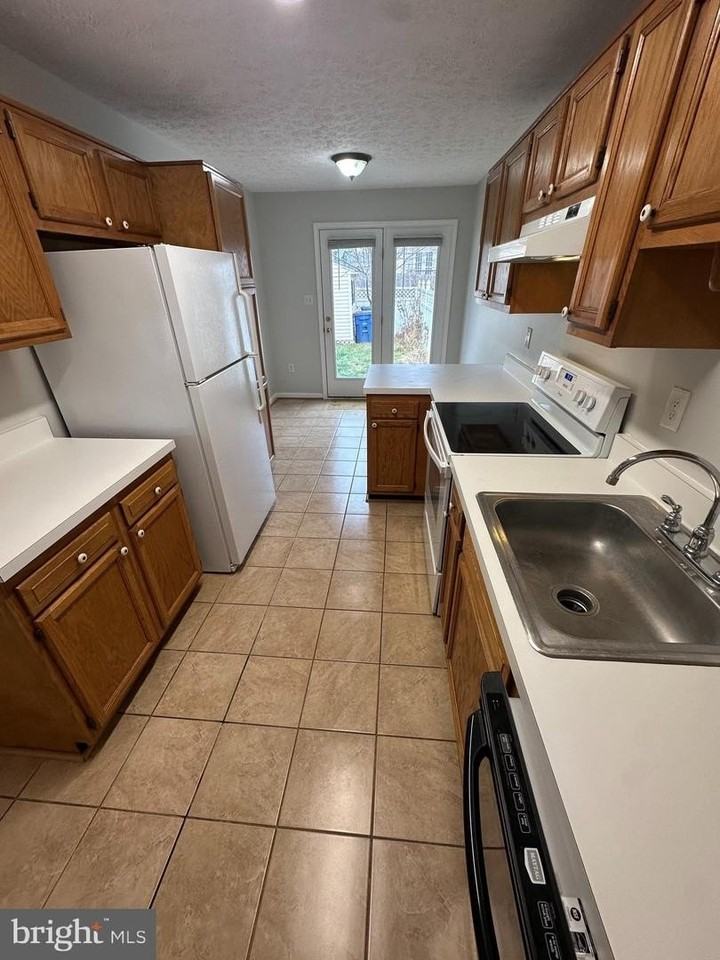 104 Peridot Pl - Photo 7 of 38