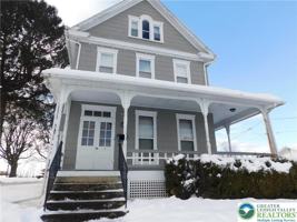 featured image of 300 S 9th St Apt 2