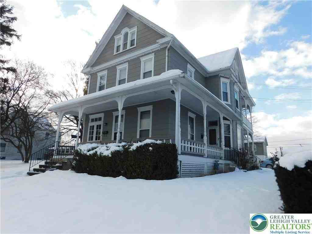 300 S 9th St Apt 2 #2UPSTAIRS - Photo 2 of 19