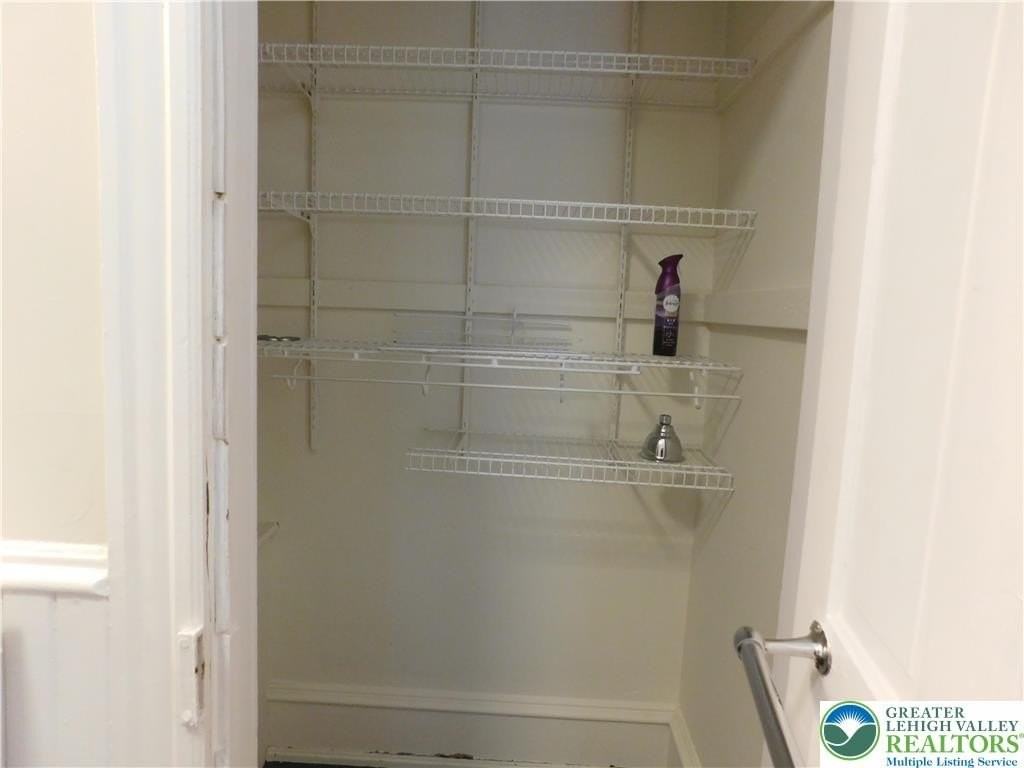 300 S 9th St Apt 2 #2UPSTAIRS - Photo 7 of 19