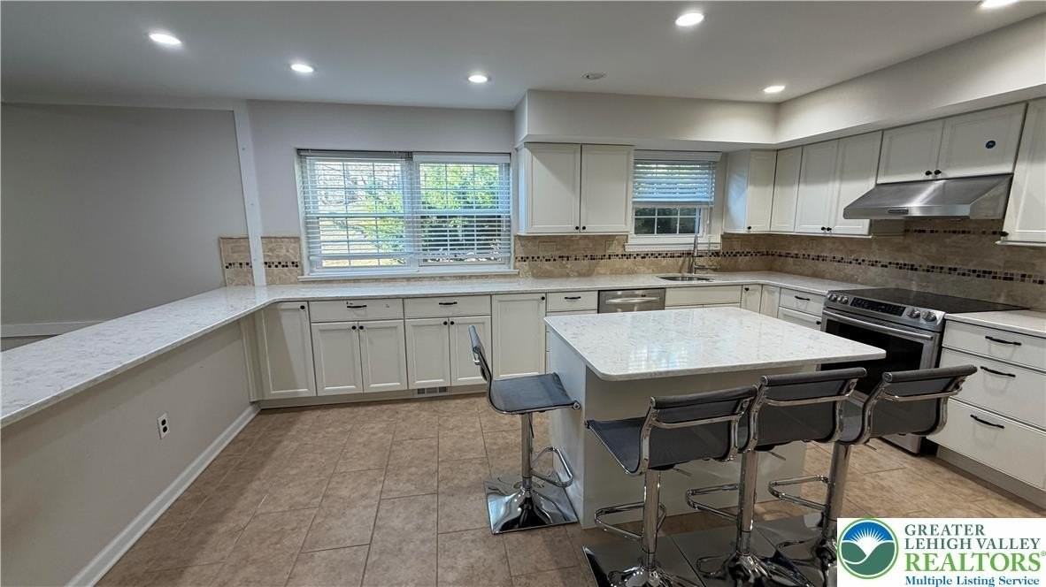 639 Heather Ln - Photo 4 of 37