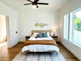 featured image of Henderson Ave